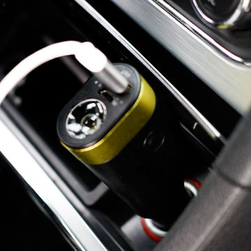 6 in 1 Car Charger Power Bank Flashlight Window Breaker Belt Cutter